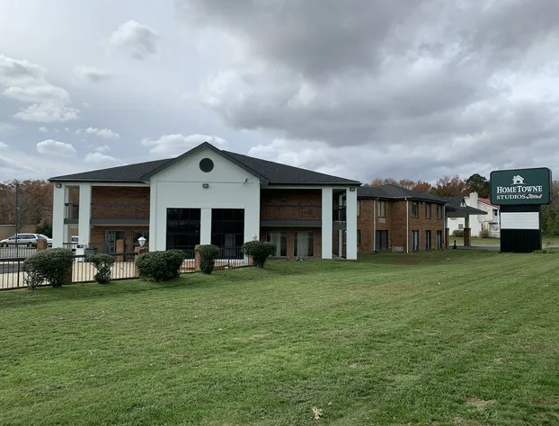 HomeTowne Studios By Red Roof Egg Harbor–Atlantic City Airport hotel detail image 1