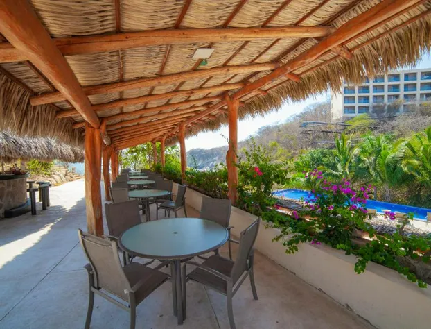 Coral Blue Huatulco All Inclusive hotel detail image 1