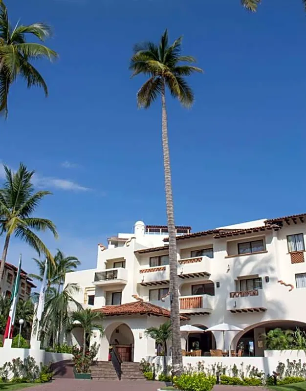 Plaza Pelícanos Grand Beach Resort hotel hero