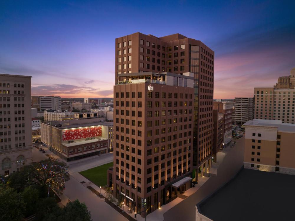 Element San Antonio Riverwalk hotel hero
