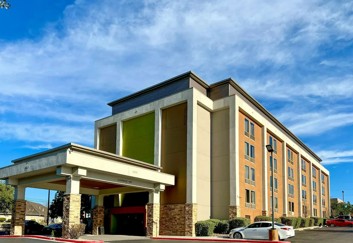 Clarion Pointe near Medical Center hotel hero