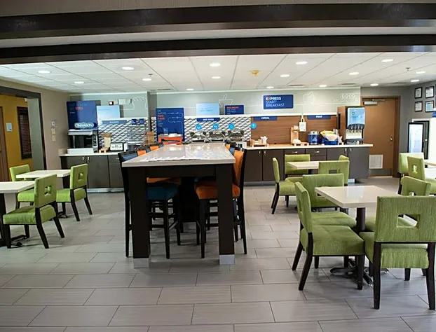 Holiday Inn Express and Suites Kingwood Medical Ce hotel detail image 4