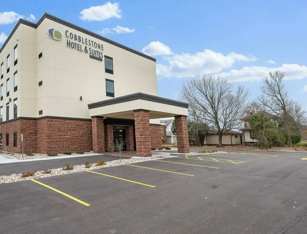 Cobblestone Hotel & Suites - Central Wisconsin Airport hotel detail image 4
