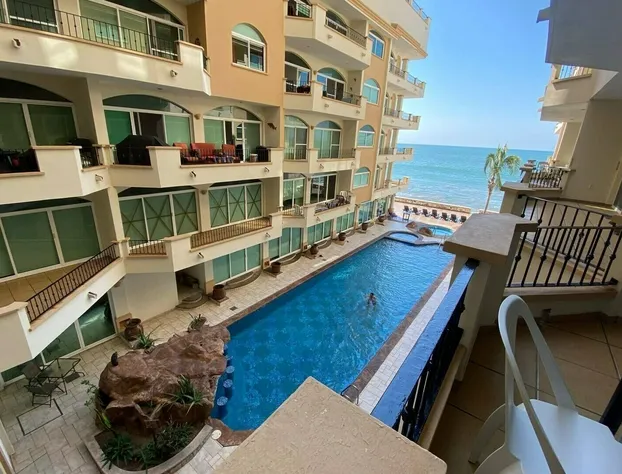 Condos Tiara hotel detail image 3