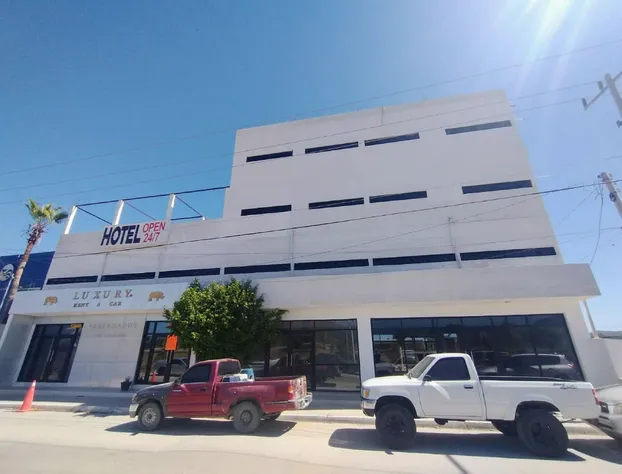 OYO Suites Aeropuerto hotel detail image 2