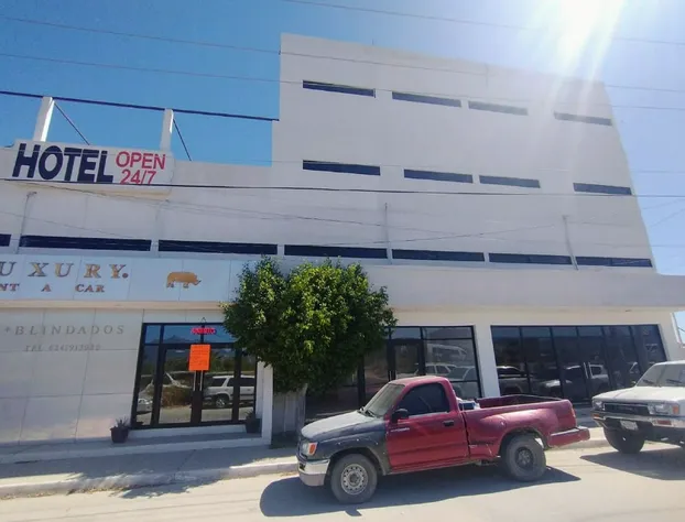 OYO Suites Aeropuerto hotel detail image 3