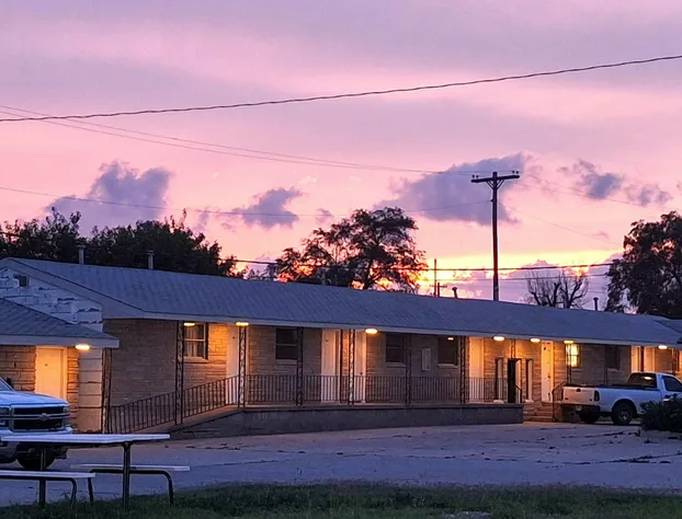 Comanche inn hotel detail image 1