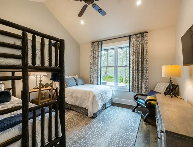 Cedar Lodge on Honey Creek hotel detail image 1