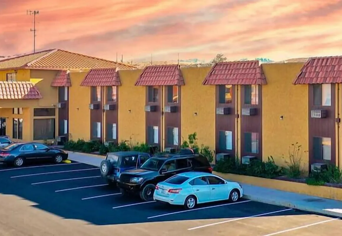 Sun Valley Suites hotel hero