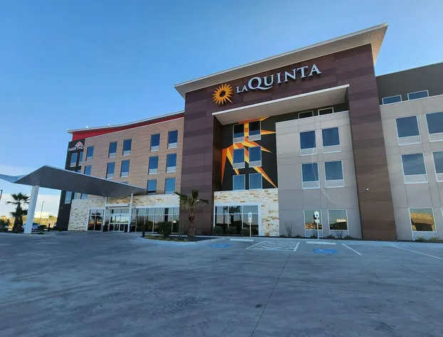 Hawthorn Extended Stay by Wyndham Del Rio hotel detail image 1