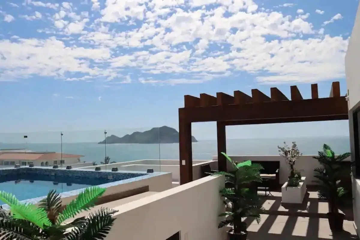 Condos BNI hotel hero