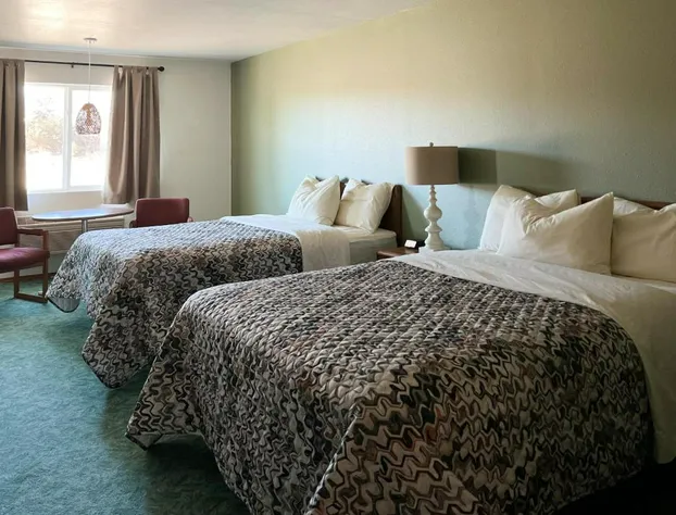 The Trail Inn - Sutton, Nebraska - US-6 HWY hotel detail image 2