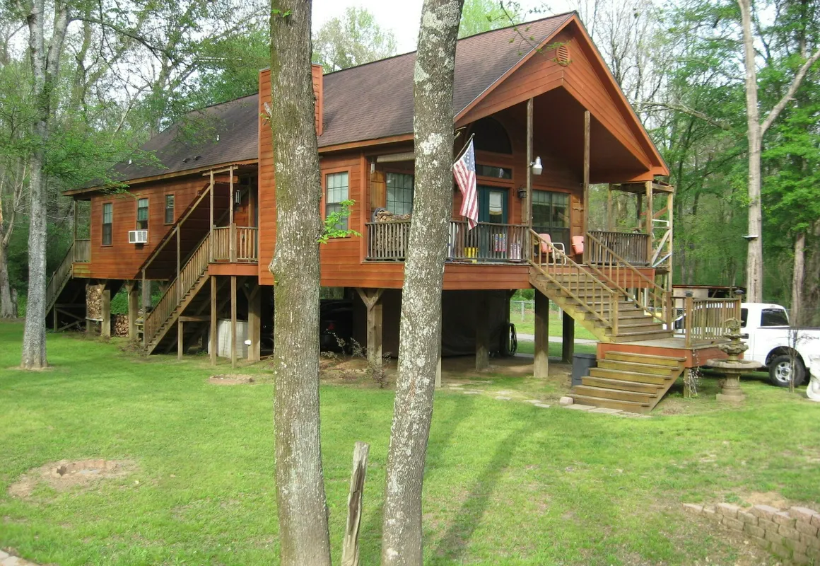 Chateau DeVille hotel hero