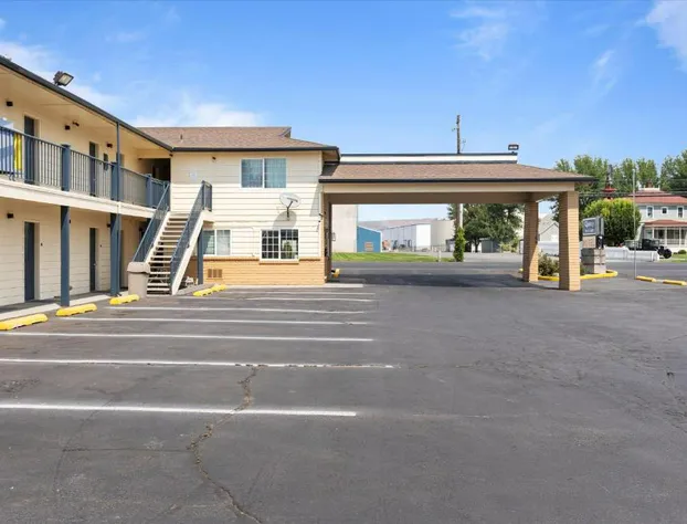 Quincy INN and Suites hotel detail image 4