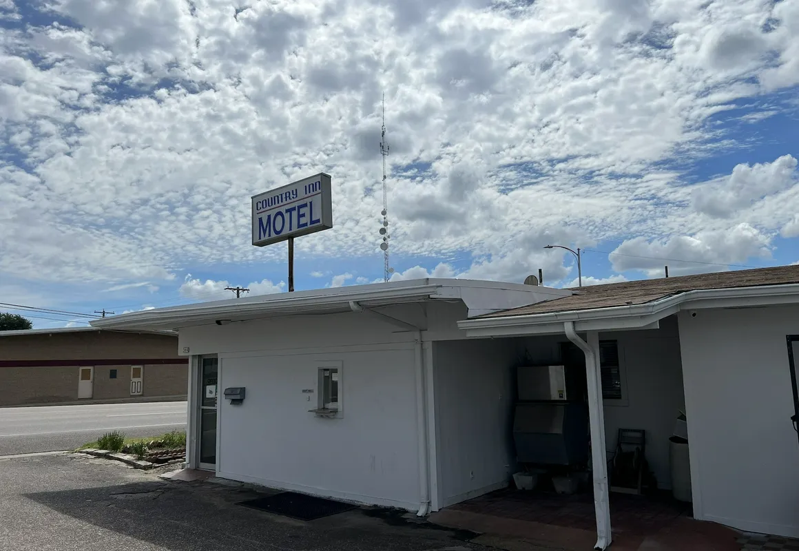 Country Inn-Giddings hotel hero