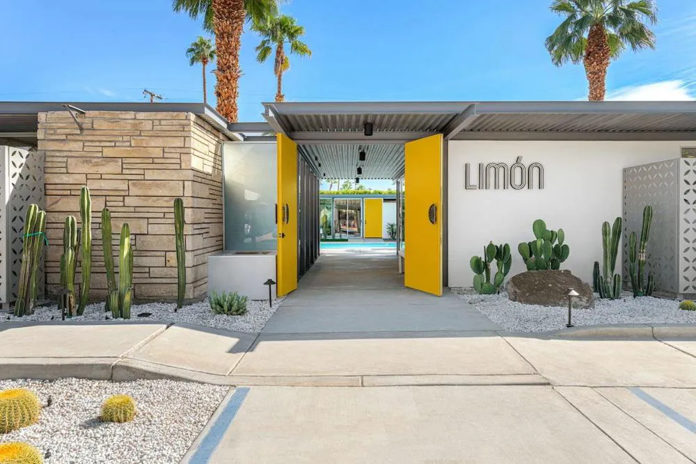 Limon Palm Springs hotel hero