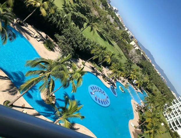 Condo Bal By Trvl2hm hotel detail image 2