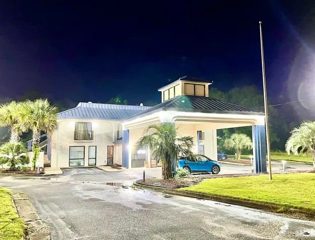 Bayou Inn & Suites hotel detail image 1