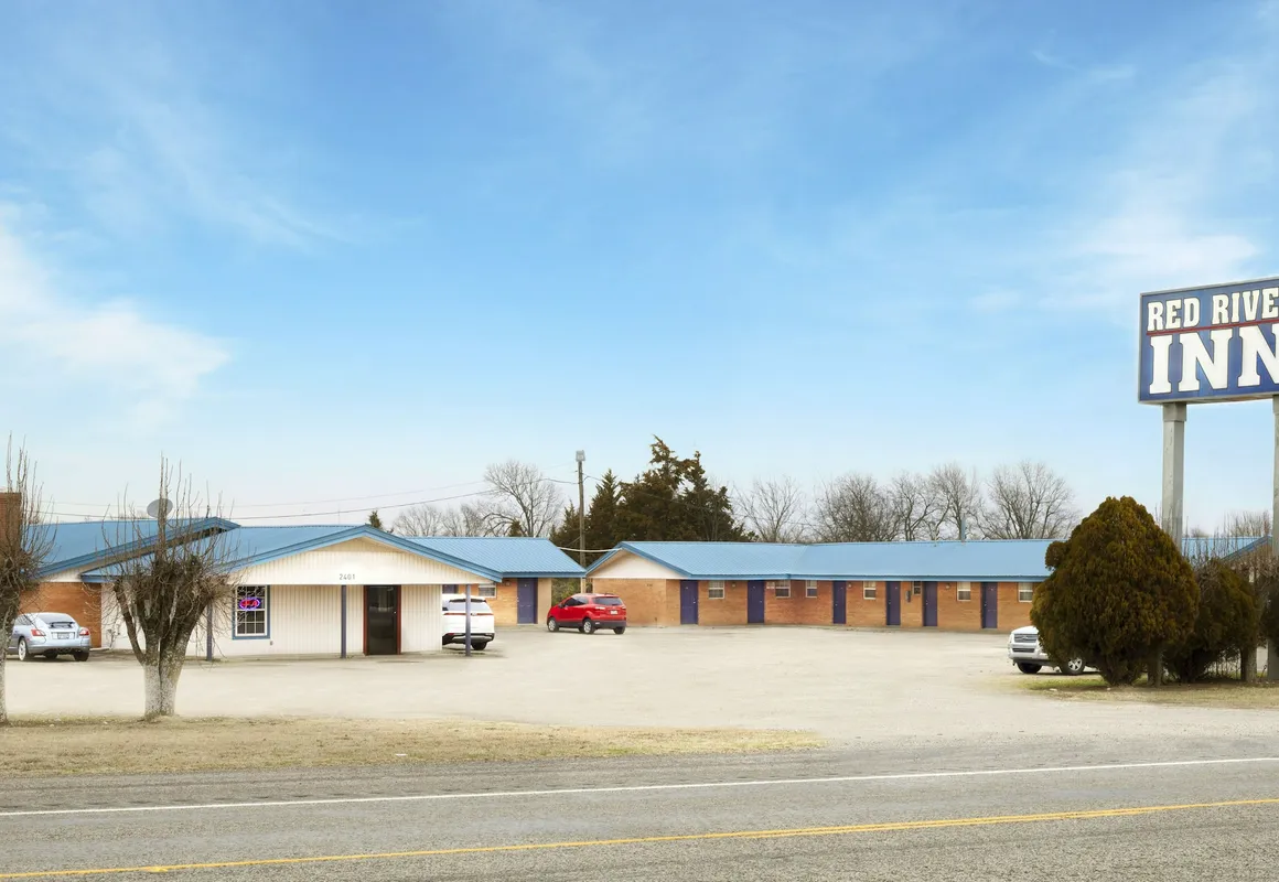 Red River Inn hotel hero