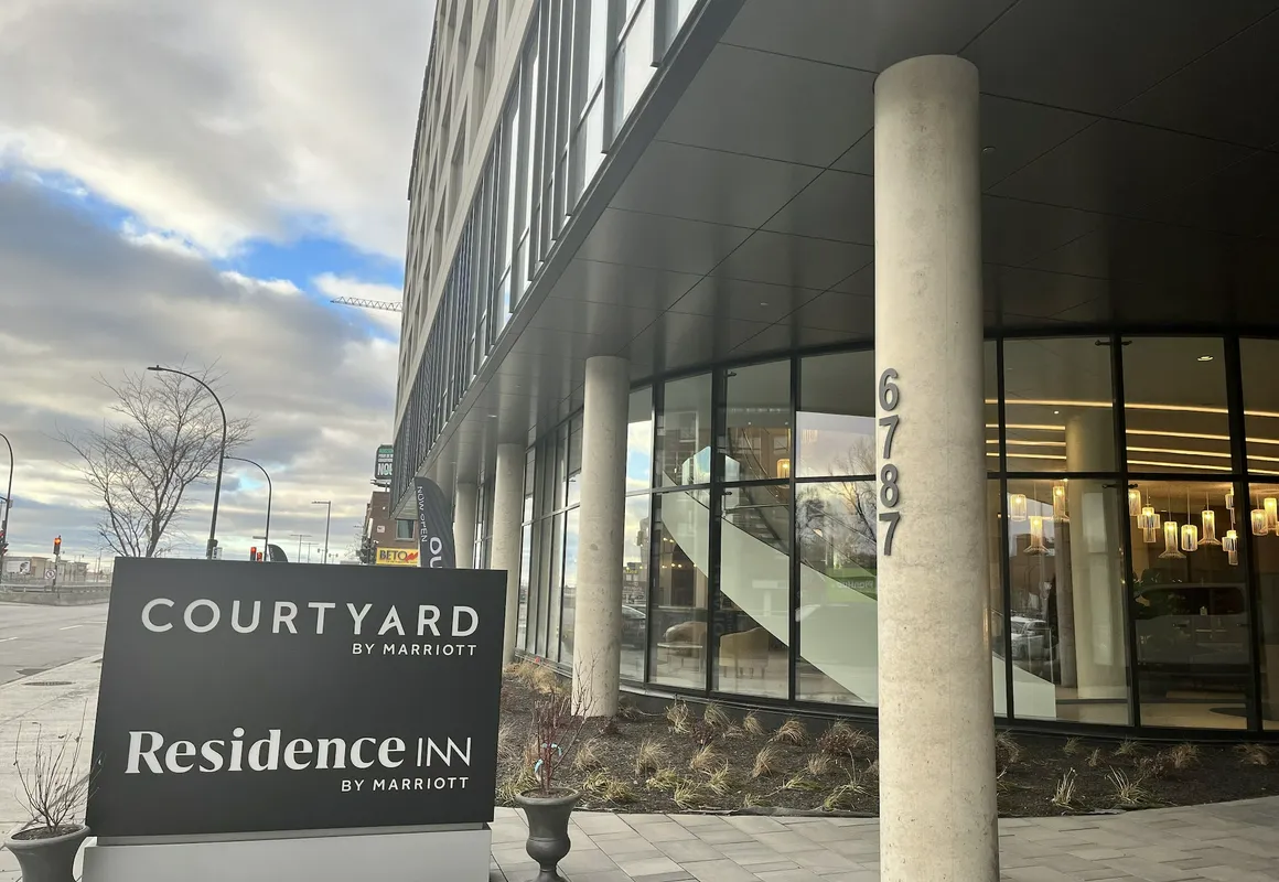 Courtyard by Marriott Montreal Midtown hotel hero
