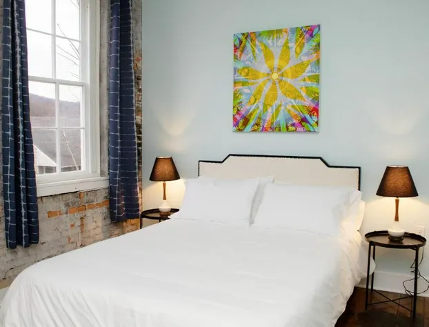 Bischoff Inn - Former 1870 Furniture Factory Now 5 Room Boutique Hotel hotel detail image 3