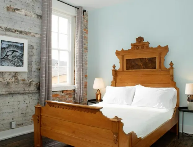 Bischoff Inn - Former 1870 Furniture Factory Now 5 Room Boutique Hotel hotel detail image 4