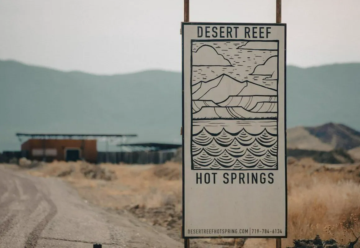 Desert Reef Hot Springs hotel hero