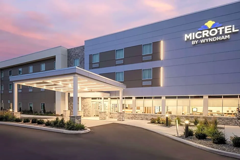 Microtel Inn & Suites By Wyndham Macedon hotel hero