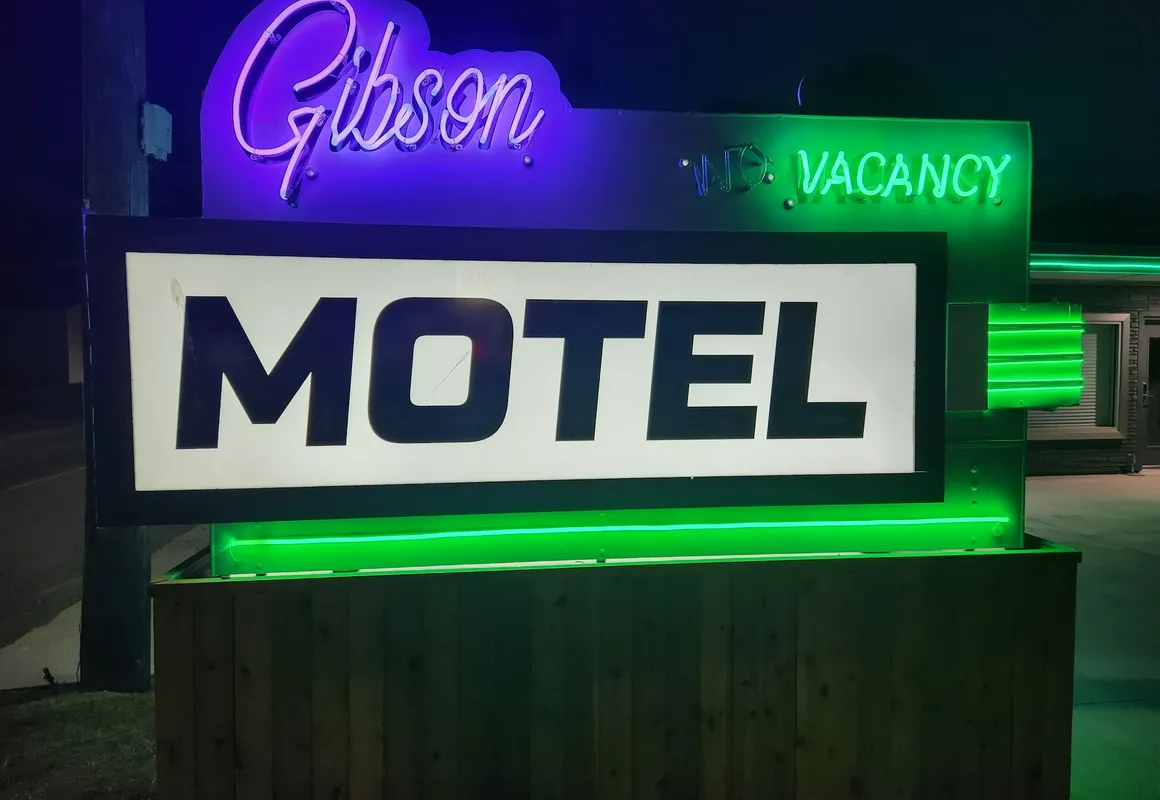 Gibson Motel hotel hero