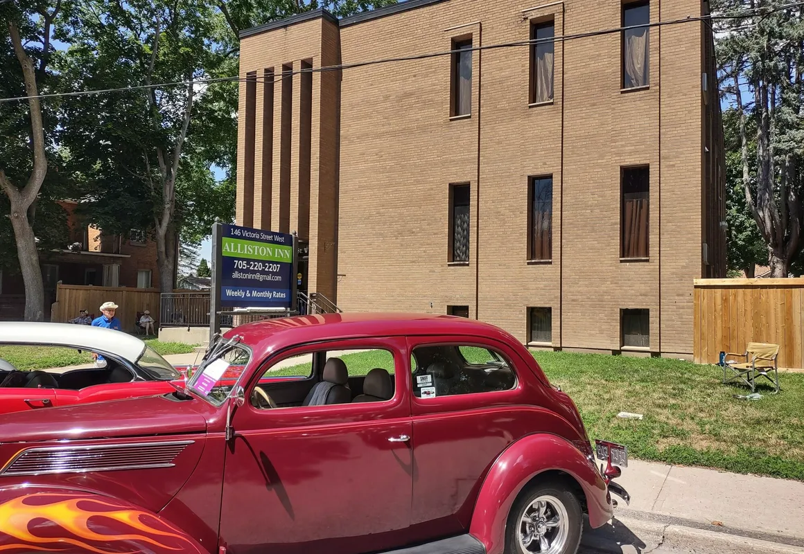 Alliston Inn hotel hero