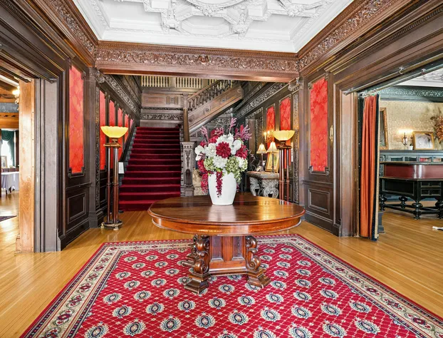 Historic Cotton Mansion Duluth Boutique Hotel hotel detail image 1