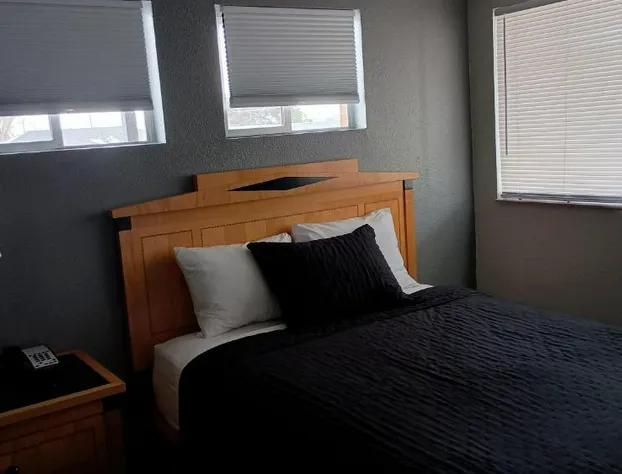 Econo Inn hotel detail image 2