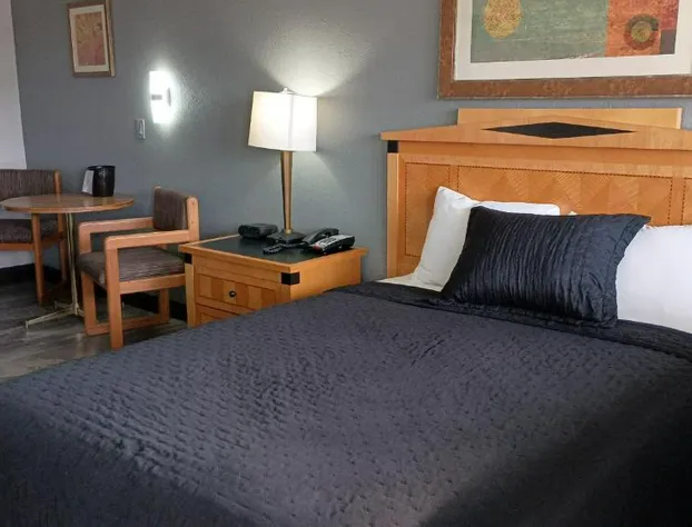 Econo Inn hotel detail image 4