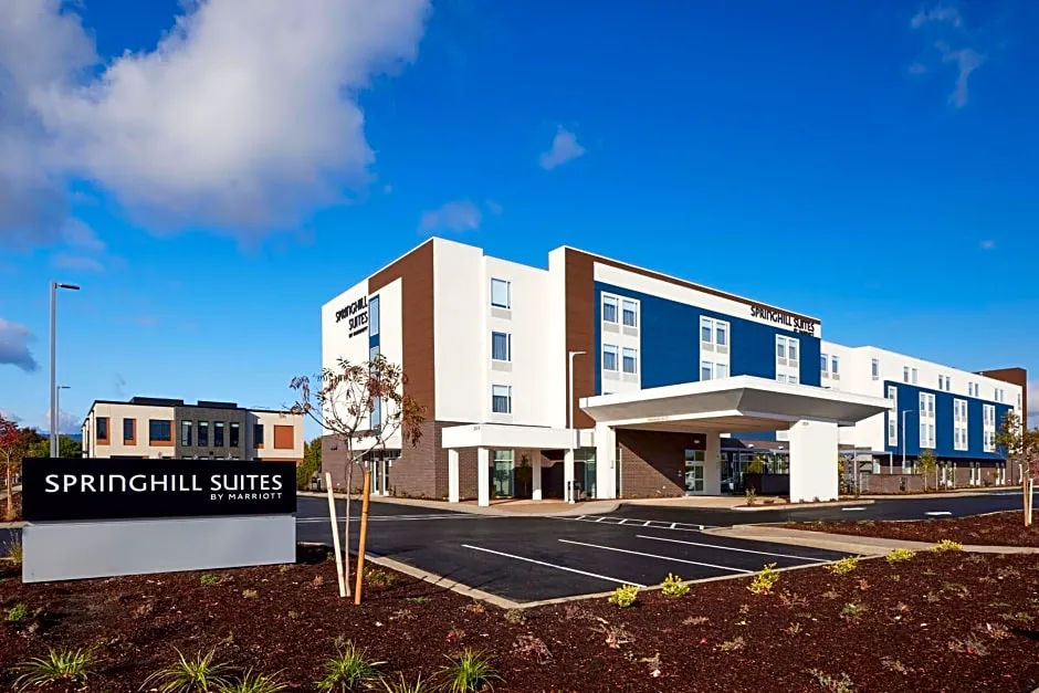 Springhill Suites By Marriott Medford Airport hotel hero