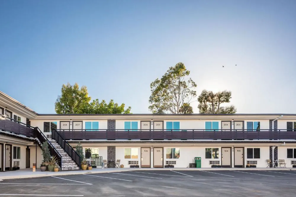 California Inn hotel hero