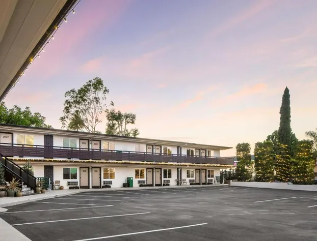 California Inn hotel detail image 2