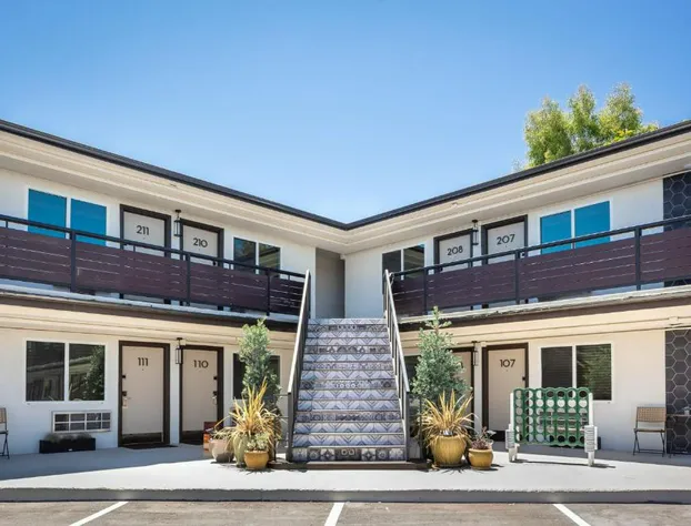 California Inn hotel detail image 3