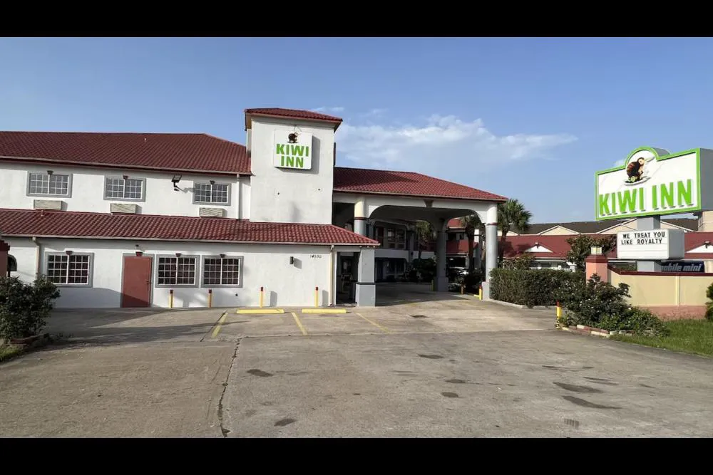 Kiwi Inn Capital O Houston - Hwy 249 hotel hero