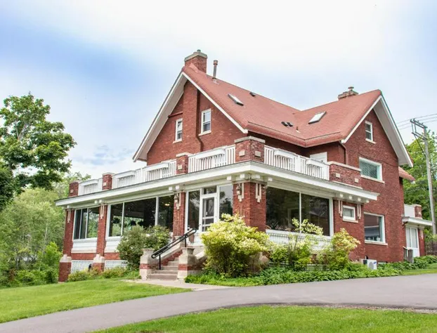 Historic GG Barnum Mansion by Heirloom Boutique Collection hotel detail image 1