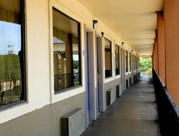 Deluxe Inn & Suites Morgan City hotel detail image 2