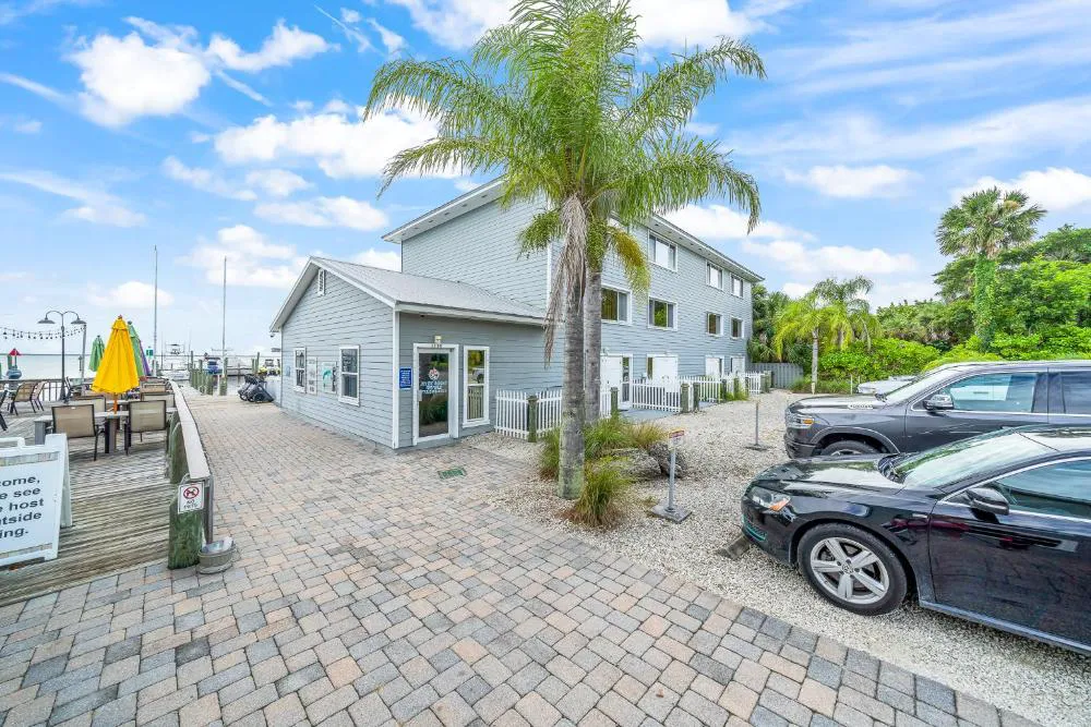 Sebastian Saltwater Lodge hotel hero