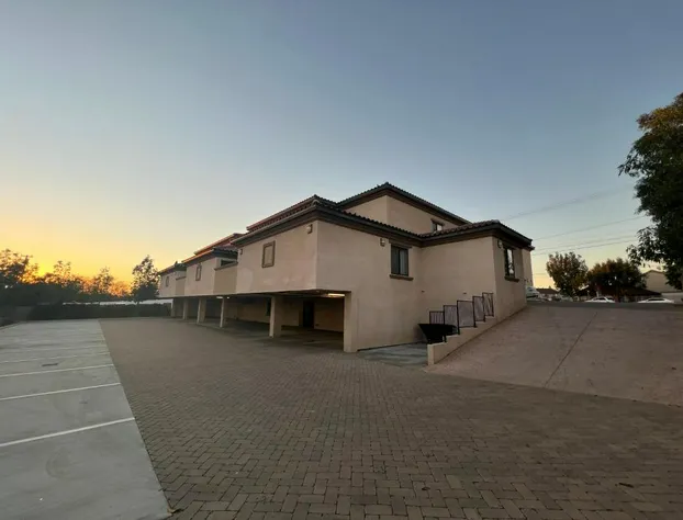 Aspire Inn & Suites Orange hotel detail image 1