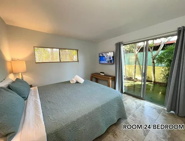 Atrium Palm Springs - G A Y mens Resort hotel detail image 2