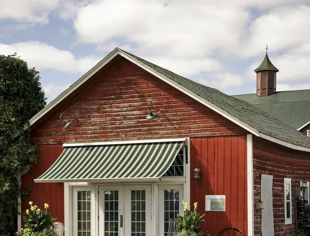 The Eddie Hotel and Farm hotel detail image 2