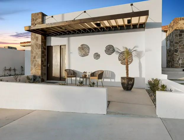 Sunset hotel detail image 2