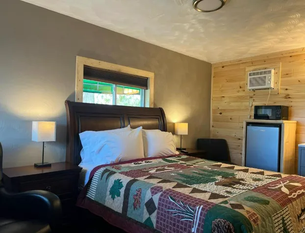 Cedars Motel hotel detail image 4