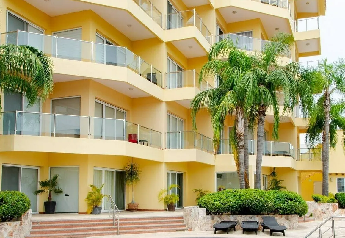 Condos Marina H hotel hero