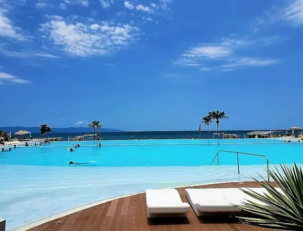 Condo Flamingo By Trvl2hm hotel detail image 4