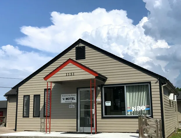 Whistling Pines - Daily & Extended Stay, Elizabeth City hotel detail image 1