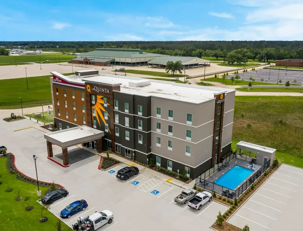 La Quinta Inn & Suites by Wyndham Sulphur (Lake Charles) hotel detail image 3